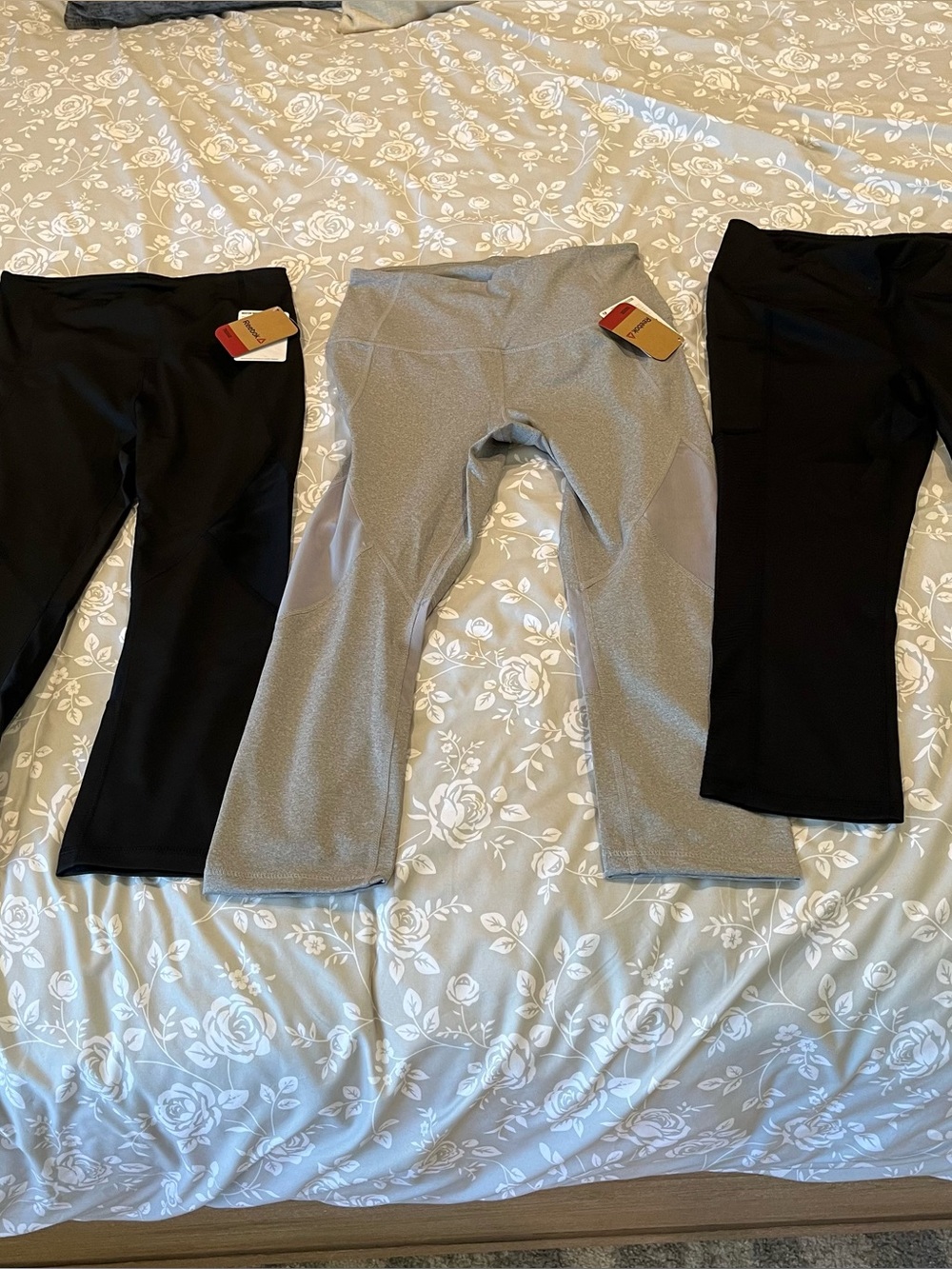 3 New Reebok Capri Leggings Small Primo & Focus Models